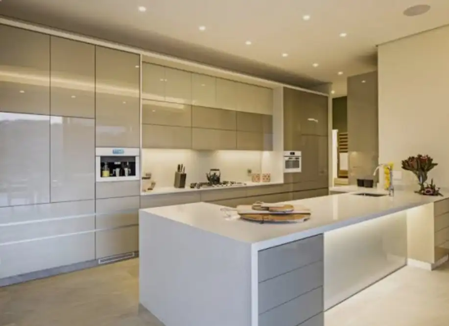 کابینت هایگلاس